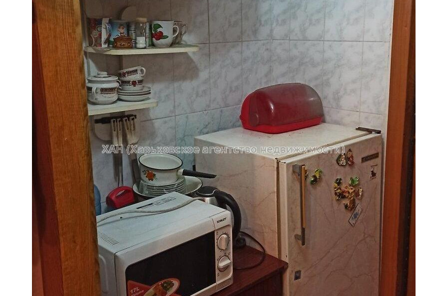 Продам квартиру, Ньютона ул. , 1 кім., 18.50 м², советский ремонт 