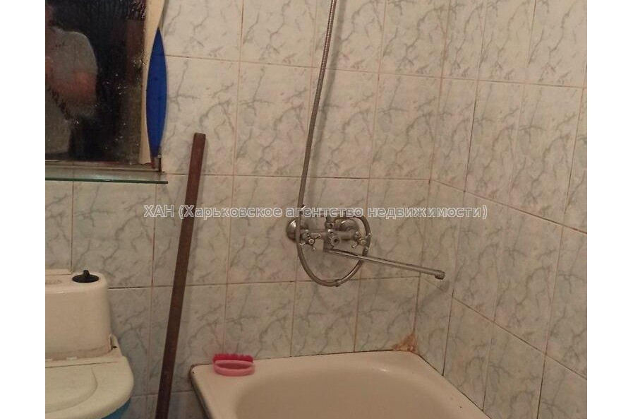 Продам квартиру, Ньютона ул. , 1 кім., 18.50 м², советский ремонт 