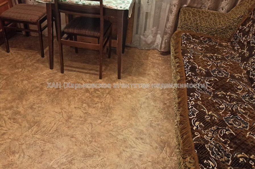 Продам квартиру, Ньютона ул. , 1 кім., 18.50 м², советский ремонт 