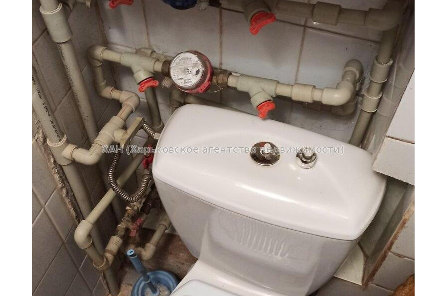 Продам квартиру, Ньютона ул. , 1 кім., 18.50 м², советский ремонт 