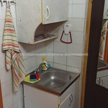 Продам квартиру, Ньютона ул. , 1 кім., 18.50 м², советский ремонт 