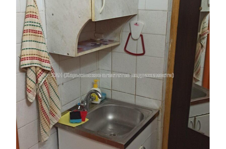 Продам квартиру, Ньютона ул. , 1 кім., 18.50 м², советский ремонт 