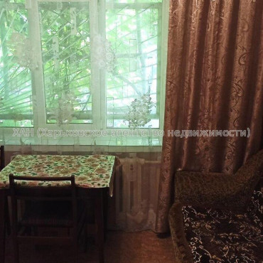 Продам квартиру, Ньютона ул. , 1 кім., 18.50 м², советский ремонт 