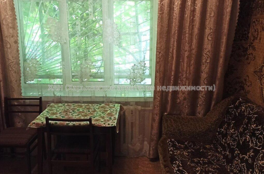 Продам квартиру, Ньютона ул. , 1 кім., 18.50 м², советский ремонт 