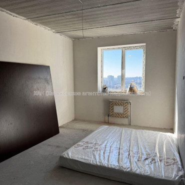 Продам квартиру, Яны Червоной ул. , 1  ком., 47 м², без отделочных работ 
