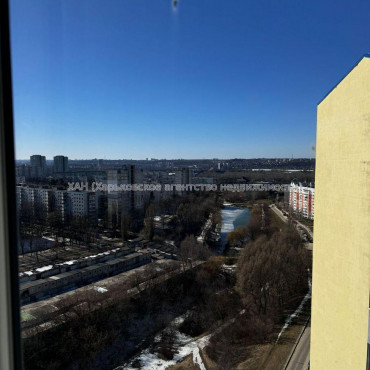 Продам квартиру, Яны Червоной ул. , 1  ком., 47 м², без отделочных работ 