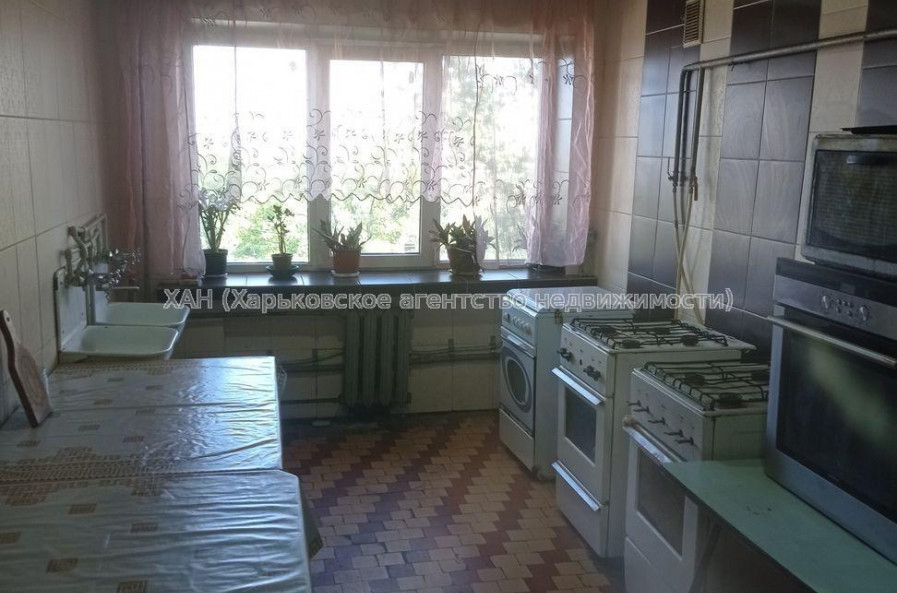 Продам квартиру, Астрономическая ул. , 2 кім., 52 м², косметический ремонт 