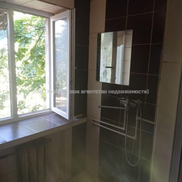 Продам квартиру, Астрономическая ул. , 2 кім., 52 м², косметический ремонт 