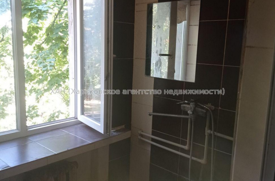 Продам квартиру, Астрономическая ул. , 2 кім., 52 м², косметический ремонт 