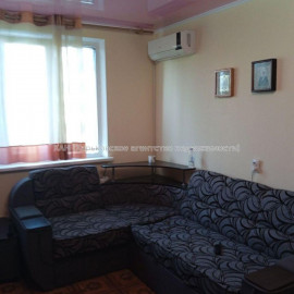 Продам квартиру, Метростроителей ул. , 3  ком., 72 м², капитальный ремонт