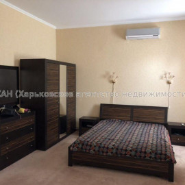 Продам квартиру, Данилевского ул. , 3  ком., 140 м², капитальный ремонт