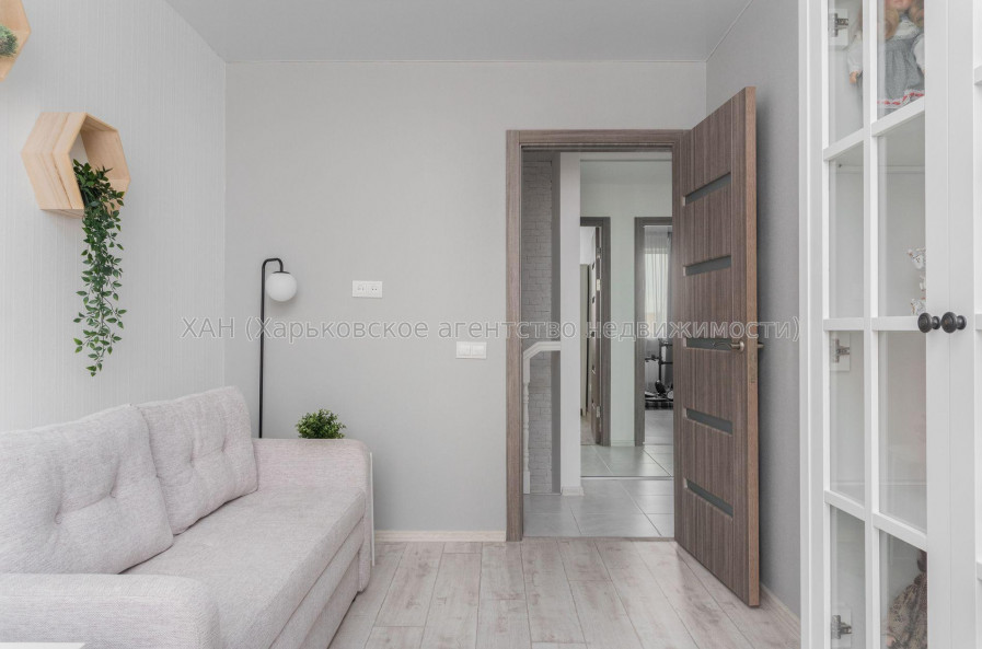Продам квартиру, Салтовское шоссе , 5 кім., 118 м², евроремонт 
