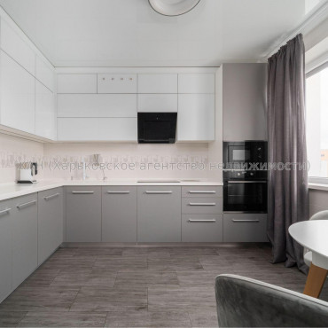 Продам квартиру, Салтовское шоссе , 5 кім., 118 м², евроремонт 