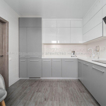 Продам квартиру, Салтовское шоссе , 5 кім., 118 м², евроремонт 