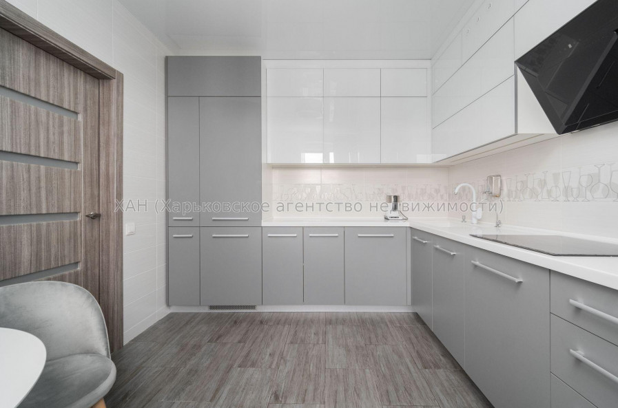 Продам квартиру, Салтовское шоссе , 5 кім., 118 м², евроремонт 