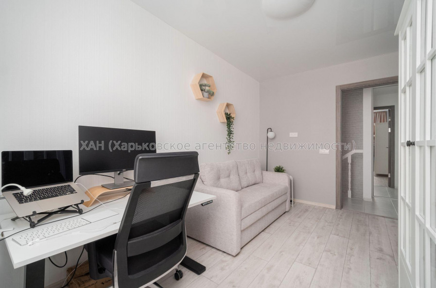 Продам квартиру, Салтовское шоссе , 5 кім., 118 м², евроремонт 