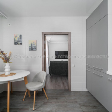 Продам квартиру, Салтовское шоссе , 5 кім., 118 м², евроремонт 