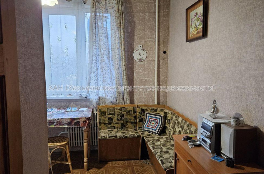 Продам квартиру, Гвардейцев Широнинцев ул. , 1  ком., 38.90 м², советский ремонт 