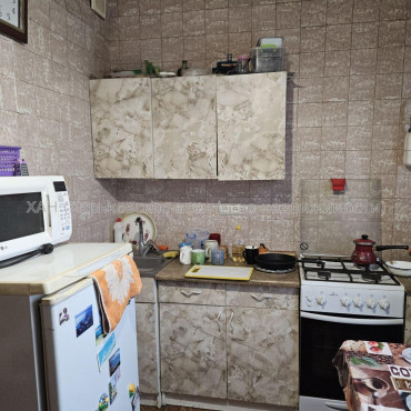 Продам квартиру, Гвардейцев Широнинцев ул. , 1  ком., 38.90 м², советский ремонт 