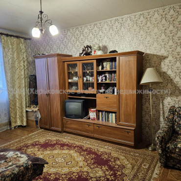 Продам квартиру, Гвардейцев Широнинцев ул. , 1  ком., 38.90 м², советский ремонт 