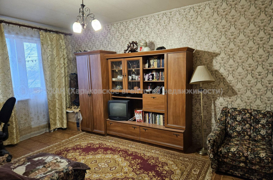 Продам квартиру, Гвардейцев Широнинцев ул. , 1  ком., 38.90 м², советский ремонт 