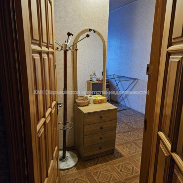 Продам квартиру, Гвардейцев Широнинцев ул. , 1  ком., 38.90 м², советский ремонт 