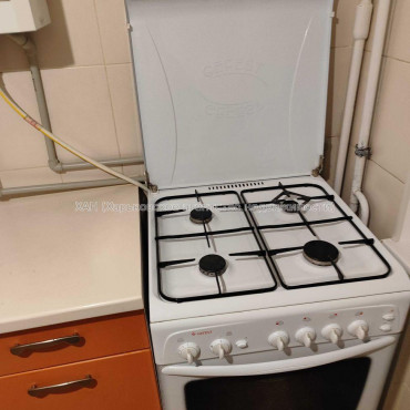 Продам квартиру, Сергея Тимошенко ул. , 1  ком., 30.40 м², советский ремонт 
