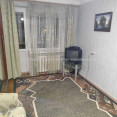 Продам квартиру, Сергея Тимошенко ул. , 1  ком., 30.40 м², советский ремонт 
