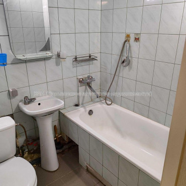 Продам квартиру, Сергея Тимошенко ул. , 1  ком., 30.40 м², советский ремонт 