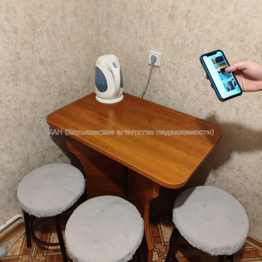 Продам квартиру, Сергея Тимошенко ул. , 1  ком., 30.40 м², советский ремонт 