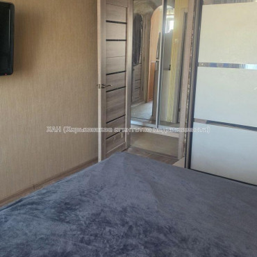 Продам квартиру, Зубарева Александра ул. , 3 кім., 64.40 м², советский ремонт 