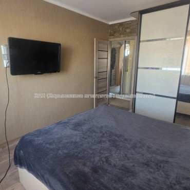 Продам квартиру, Зубарева Александра ул. , 3 кім., 64.40 м², советский ремонт 