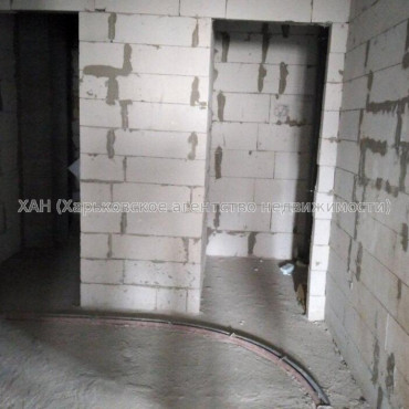 Продам квартиру, Молочная ул. , 2  ком., 84 м², без ремонта 