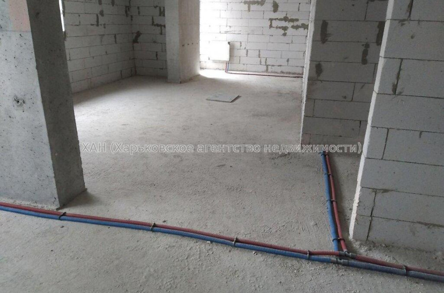 Продам квартиру, Молочная ул. , 2  ком., 84 м², без ремонта 