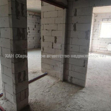 Продам квартиру, Молочная ул. , 2  ком., 84 м², без ремонта 