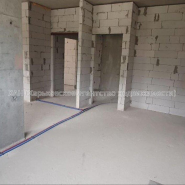 Продам квартиру, Молочная ул. , 2  ком., 84 м², без ремонта 