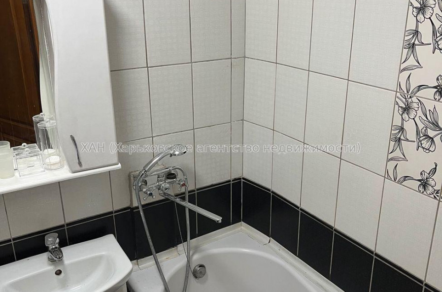 Продам квартиру, Тракторостроителей просп. , 3  ком., 61 м², капитальный ремонт 