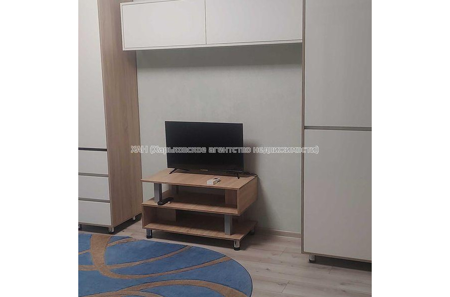 Продам квартиру, Нюрнбергский пер. , 1  ком., 40.60 м², капитальный ремонт 