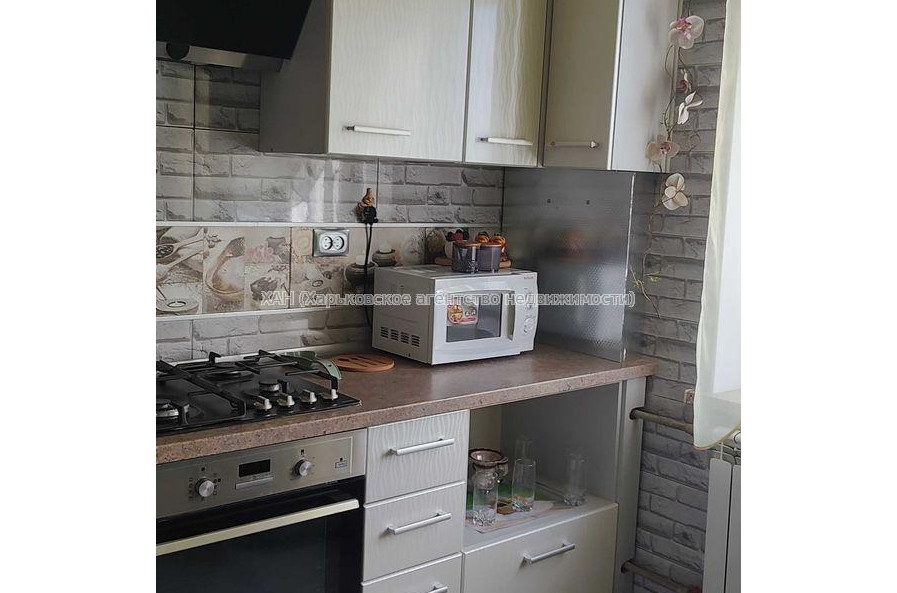 Продам квартиру, Нюрнбергский пер. , 1  ком., 40.60 м², капитальный ремонт 