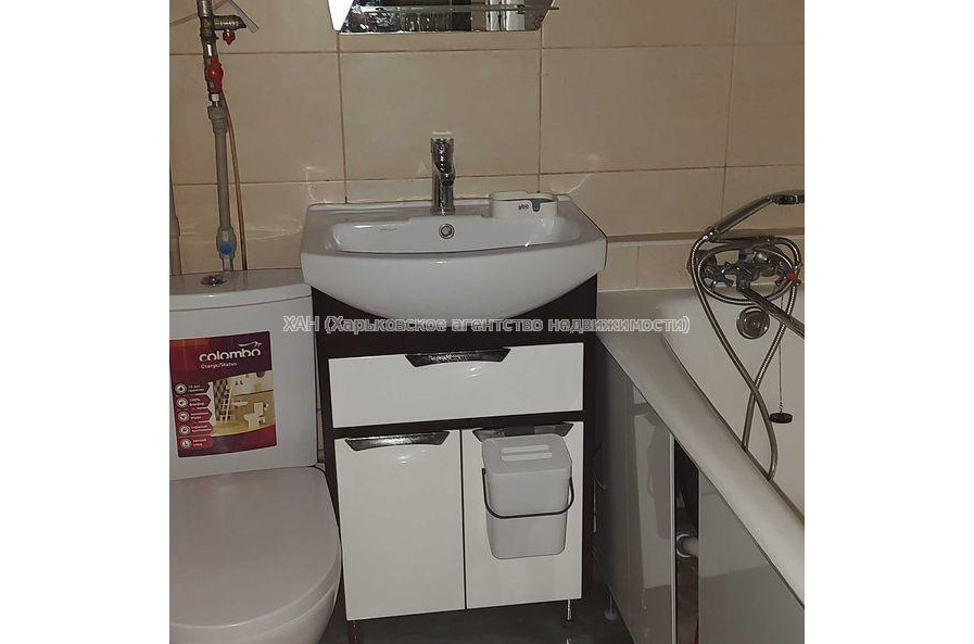 Продам квартиру, Нюрнбергский пер. , 1  ком., 40.60 м², капитальный ремонт 