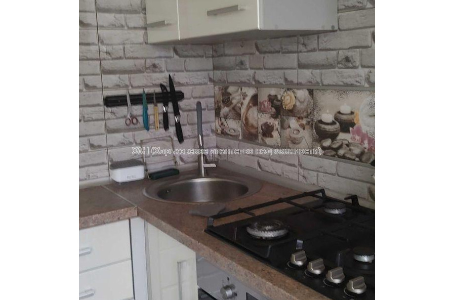 Продам квартиру, Нюрнбергский пер. , 1  ком., 40.60 м², капитальный ремонт 