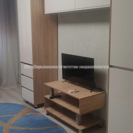 Продам квартиру, Нюрнбергский пер. , 1  ком., 40.60 м², капитальный ремонт