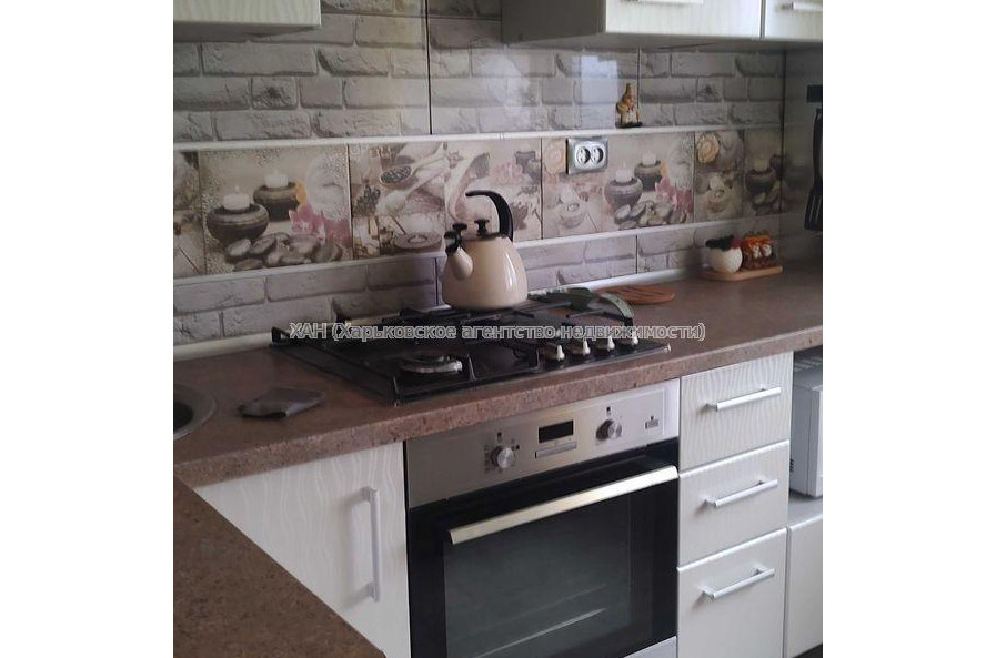 Продам квартиру, Нюрнбергский пер. , 1  ком., 40.60 м², капитальный ремонт 