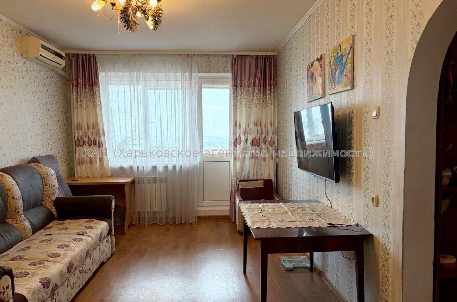 Продам квартиру, Амосова ул. , 34 , 4  ком., 86 м², капитальный ремонт 