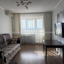 Продам квартиру, Амосова ул. , 34 , 4  ком., 86 м², капитальный ремонт