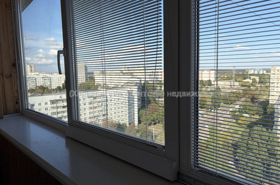 Продам квартиру, Амосова ул. , 34 , 4  ком., 86 м², капитальный ремонт 