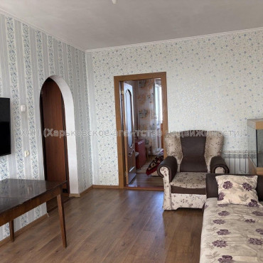 Продам квартиру, Амосова ул. , 34 , 4  ком., 86 м², капитальный ремонт 