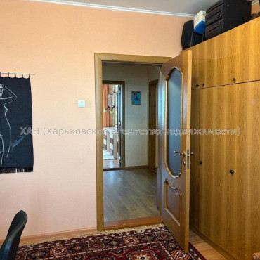 Продам квартиру, Амосова ул. , 34 , 4  ком., 86 м², капитальный ремонт 