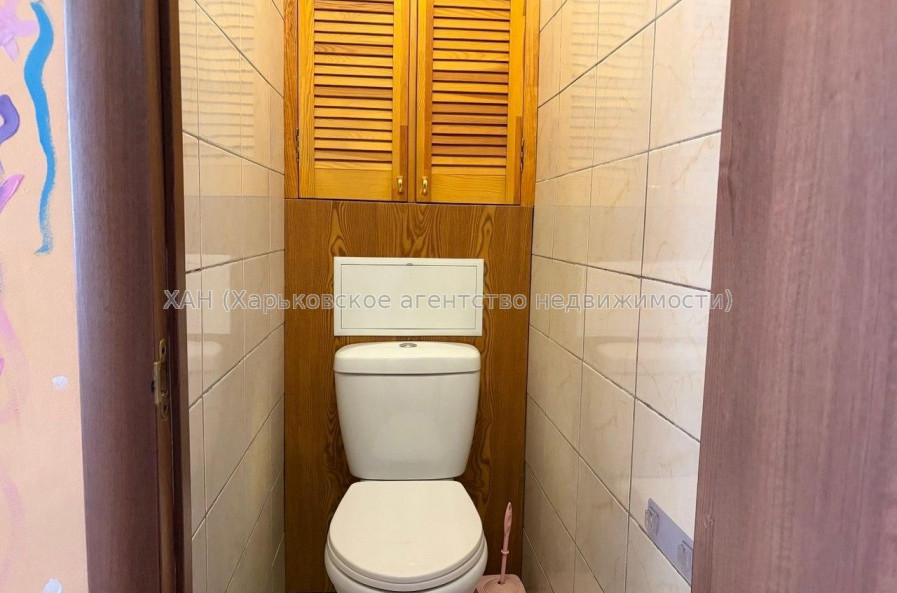 Продам квартиру, Амосова ул. , 34 , 4  ком., 86 м², капитальный ремонт 
