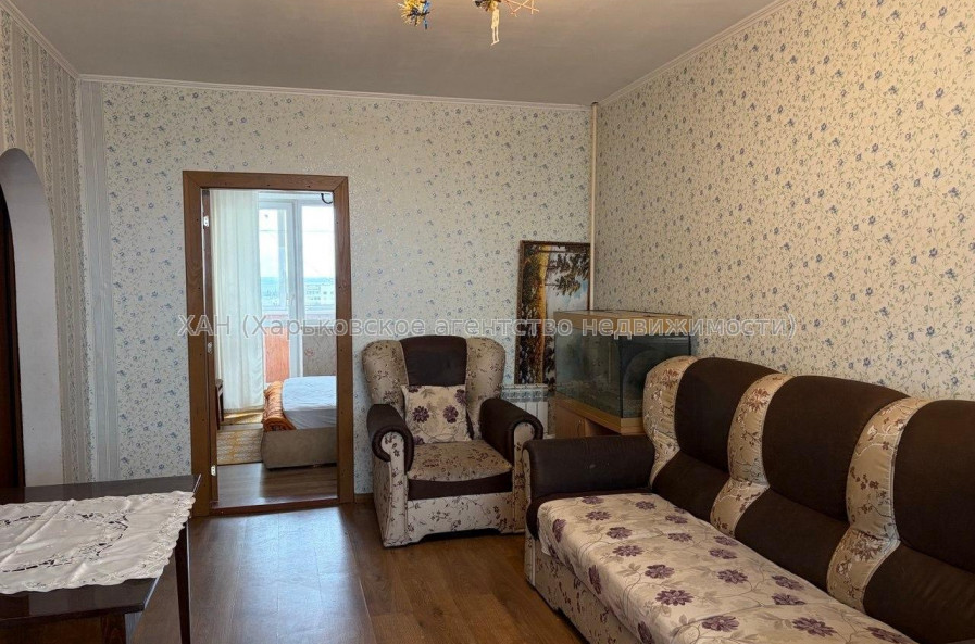 Продам квартиру, Амосова ул. , 34 , 4  ком., 86 м², капитальный ремонт 